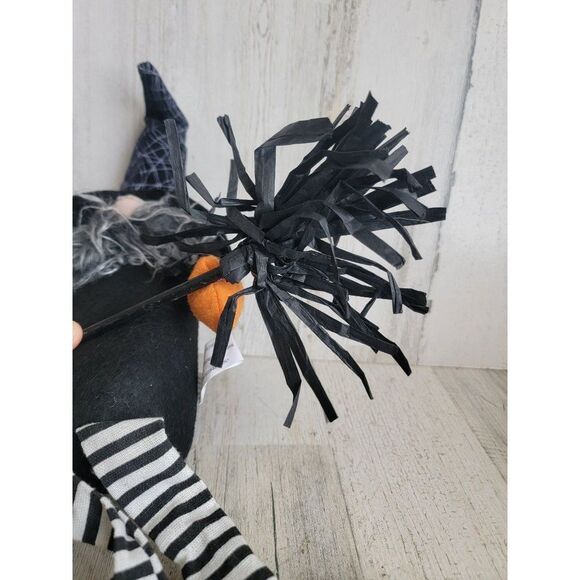 Halloween plush gnome Shelf sitting which candy corn set home decor - Picture 4 of 7